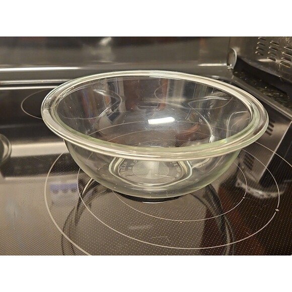 Vintage Pyrex #323 Clear Glass Round Mixing Bowl USA - Picture 3 of 6